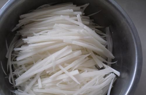 白蘿卜與腌制鹽的絕妙搭配 清腸刮油，止咳潤肺，美味秒光盤